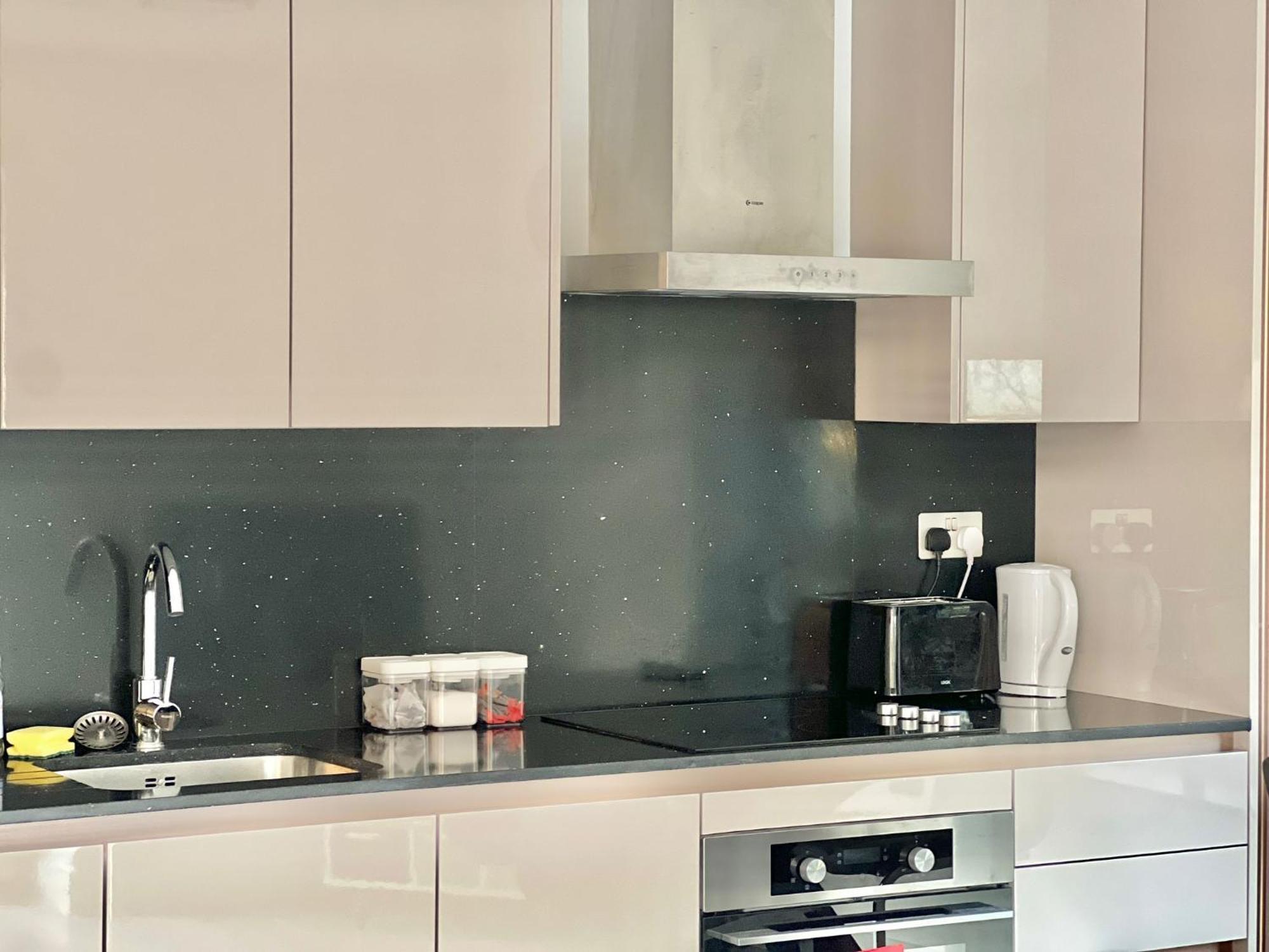 סלאו Kensington House By Solitaire Suites מראה חיצוני תמונה