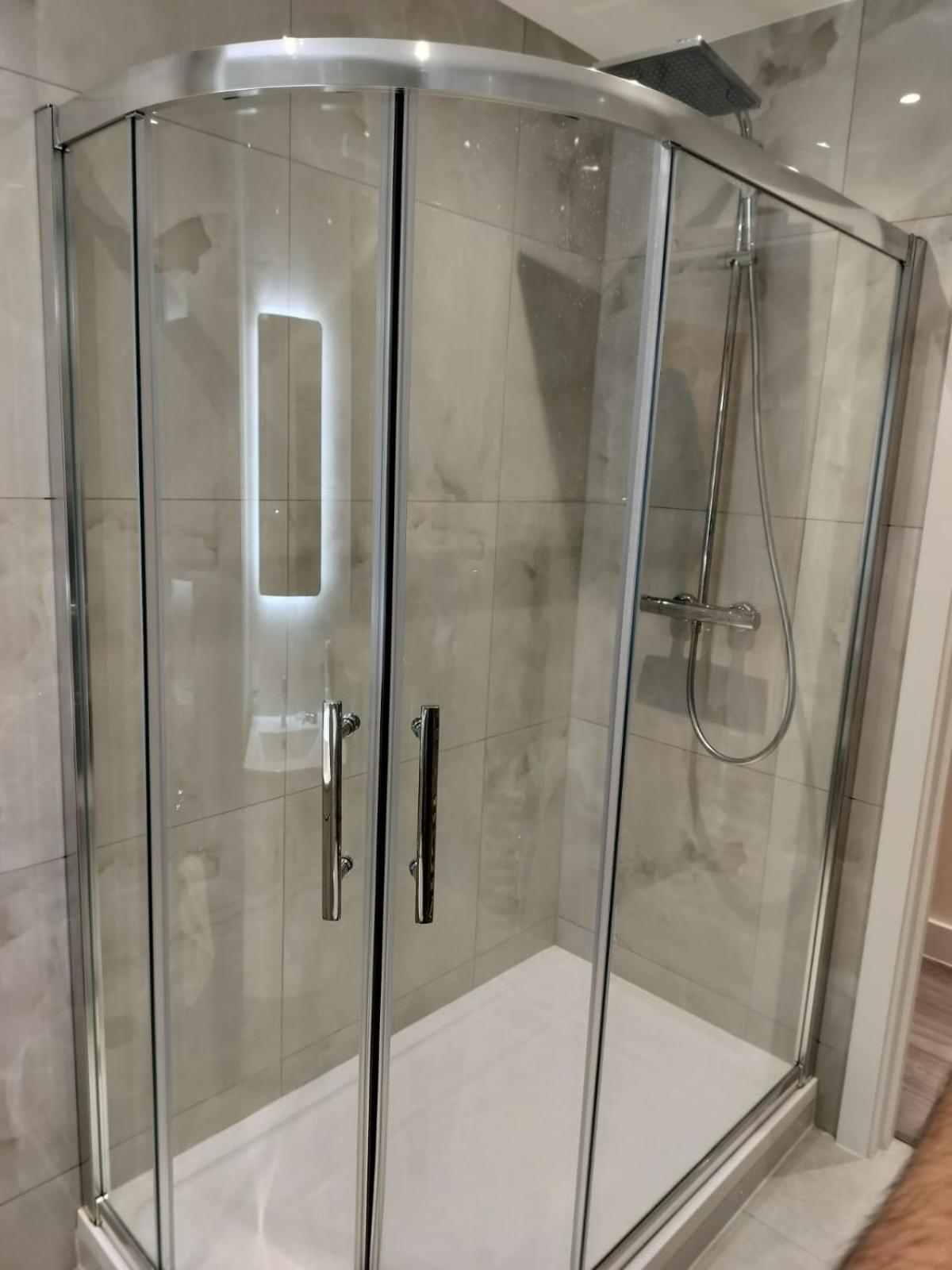 סלאו Kensington House By Solitaire Suites חדר תמונה