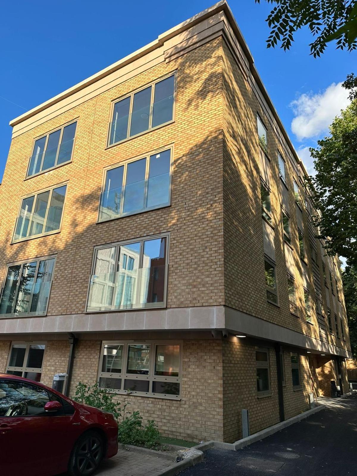 סלאו Kensington House By Solitaire Suites מראה חיצוני תמונה