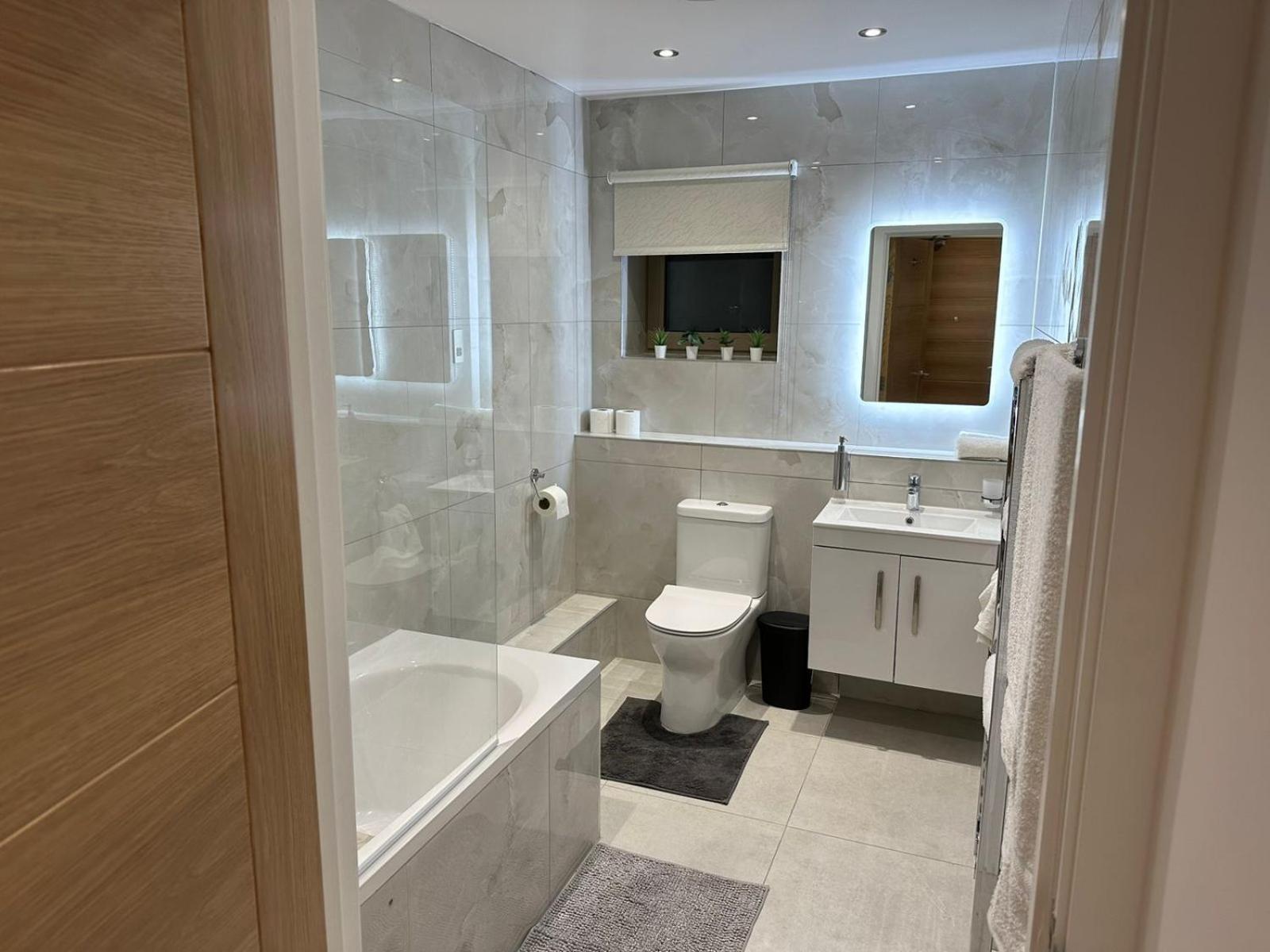 סלאו Kensington House By Solitaire Suites מראה חיצוני תמונה